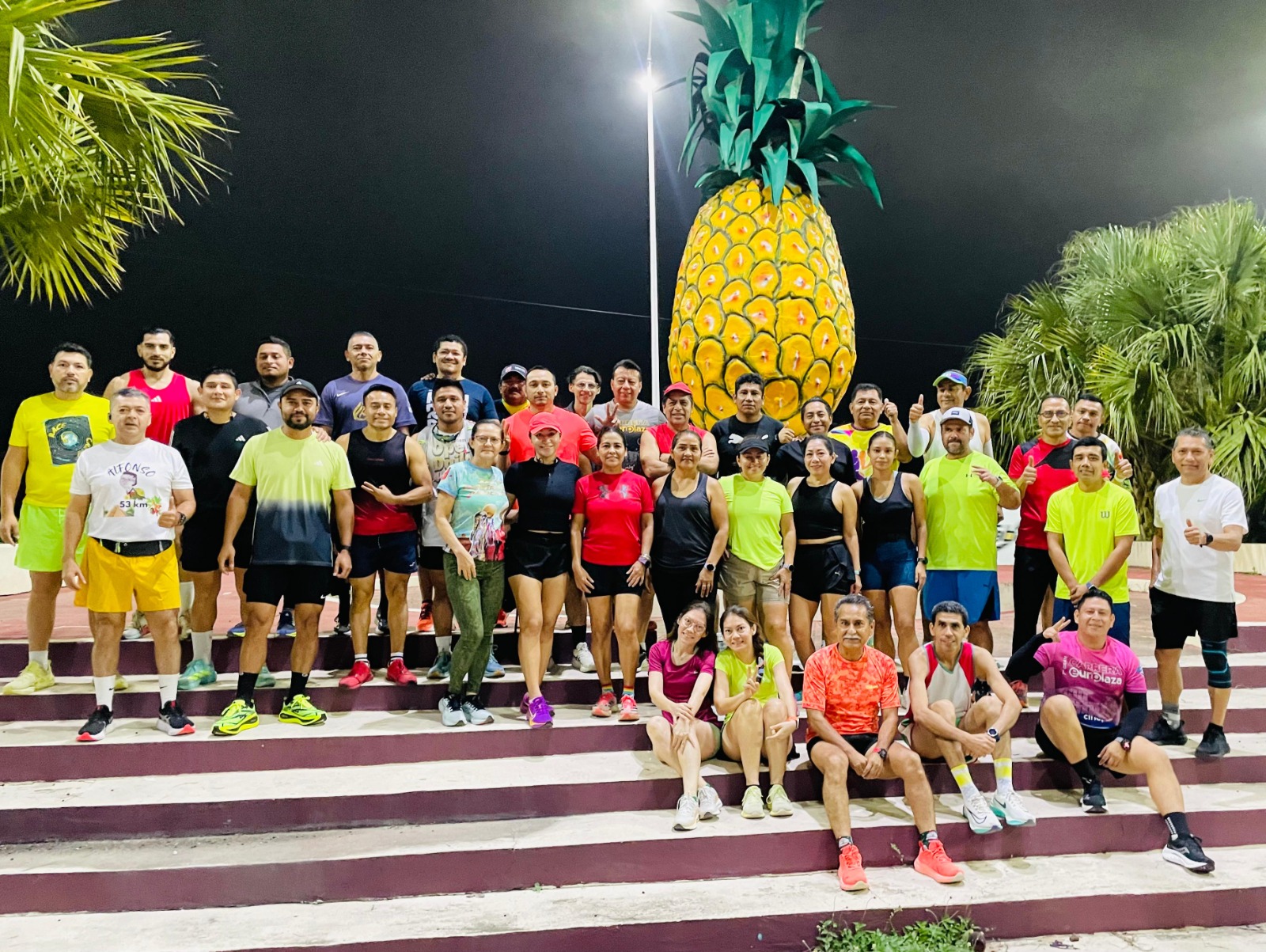 Runners tabasqueños cierran el año con media maratón intermunicipal.