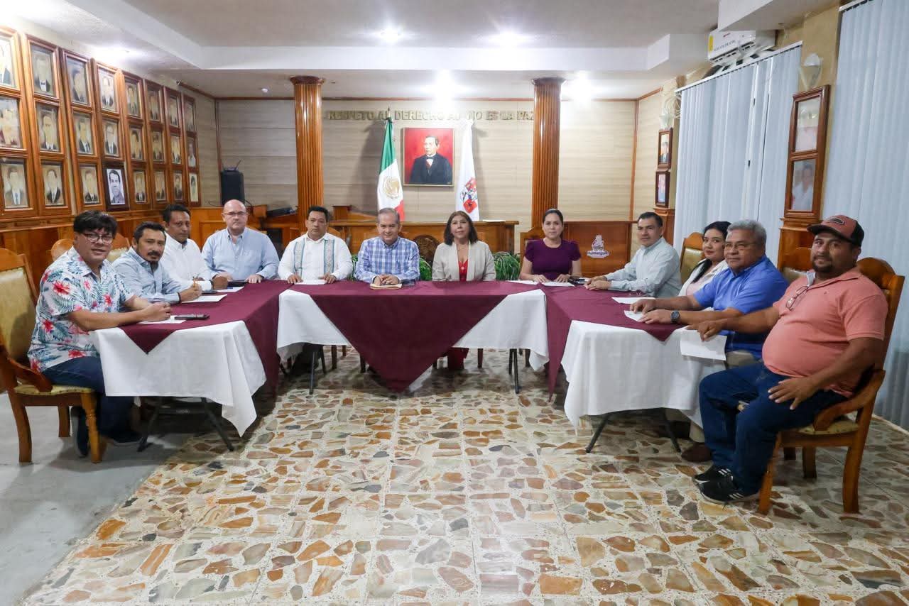 Mari Luz Velázquez Jiménez encabeza la segunda reunión del Comité Interno para el Uso Eficiente de la Energía.