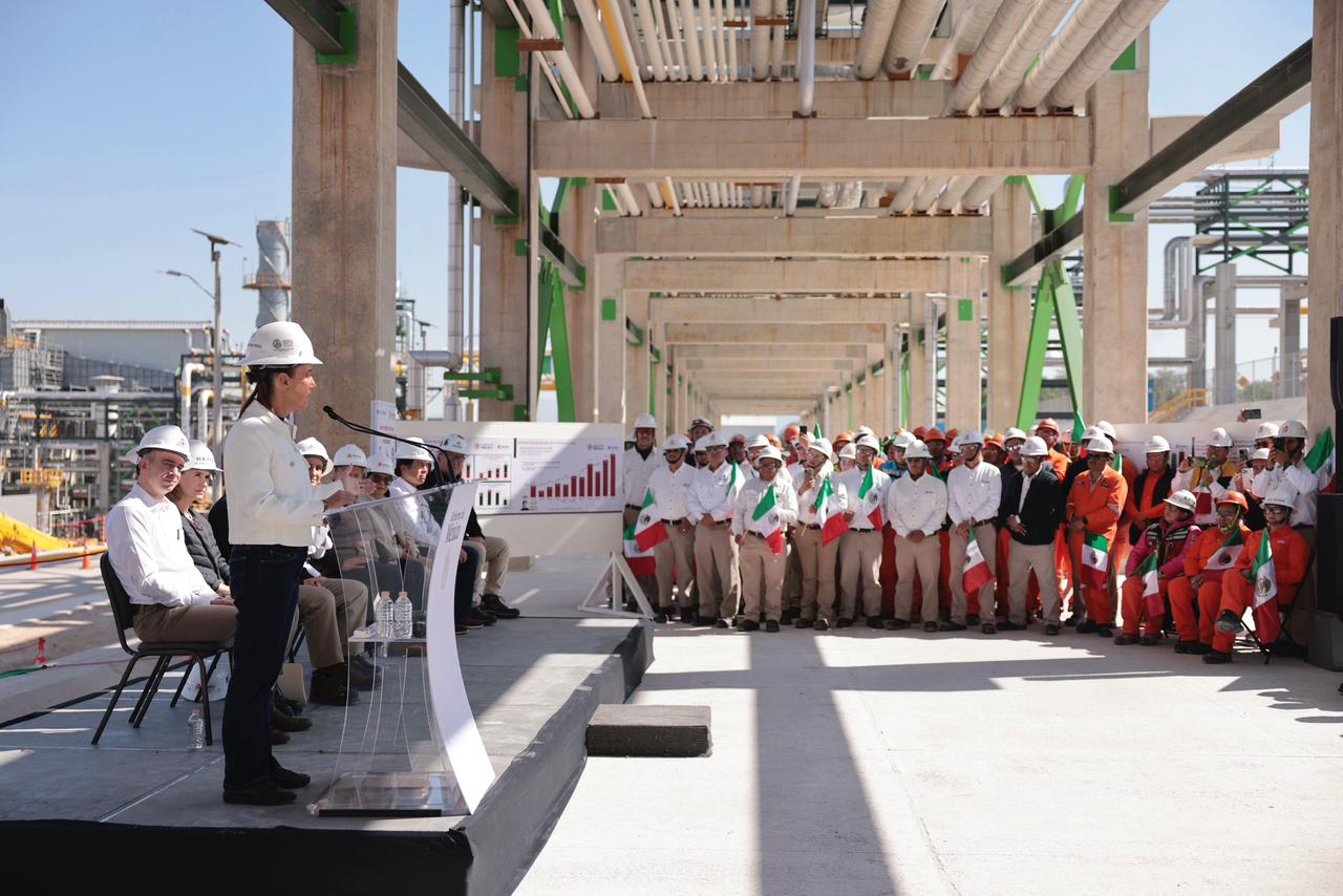 “PEMEX RECUPERA SU CAPACIDAD DE REFINACIÓN”: PRESIDENTA CLAUDIA SHEINBAUM SUPERVISA MODERNIZACIÓN DE REFINERÍA DE TULA, HIDALGO.