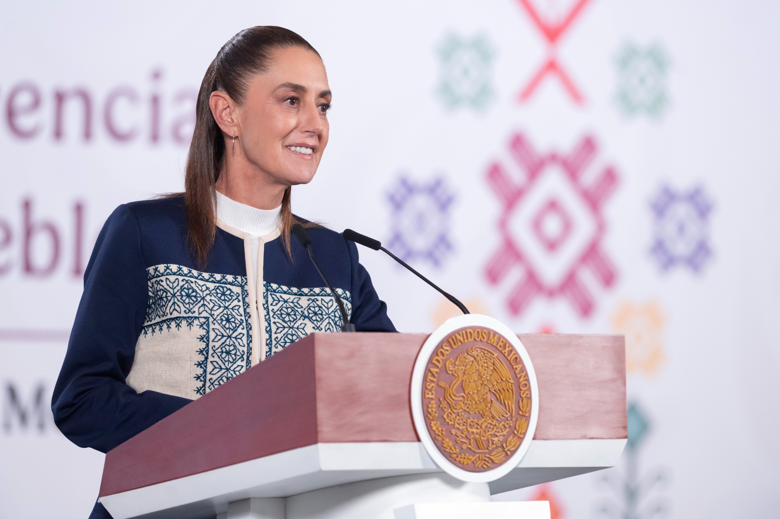 SIN AUMENTAR IMPUESTOS Y COMBATIENDO LA EVASIÓN FISCAL, EN 2025 SE LOGRÓ RÉCORD DE RECAUDACIÓN CON 487 MIL 446 MDP MÁS QUE EN 2024: PRESIDENTA CLAUDIA SHEINBAUM.