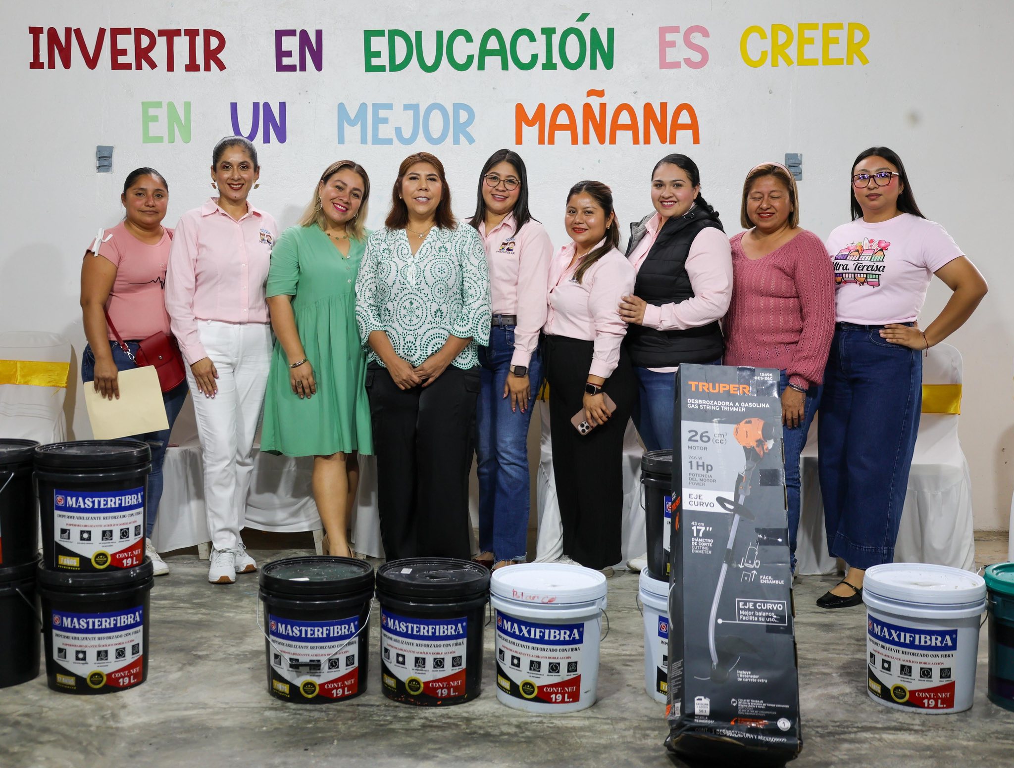 ALCALDESA MARI LUZ VELÁZQUEZ JIMÉNEZ REALIZA ENTREGA DE MATERIAL DE APOYO A PLANTELES DE LA ZONA ESCOLAR 53.