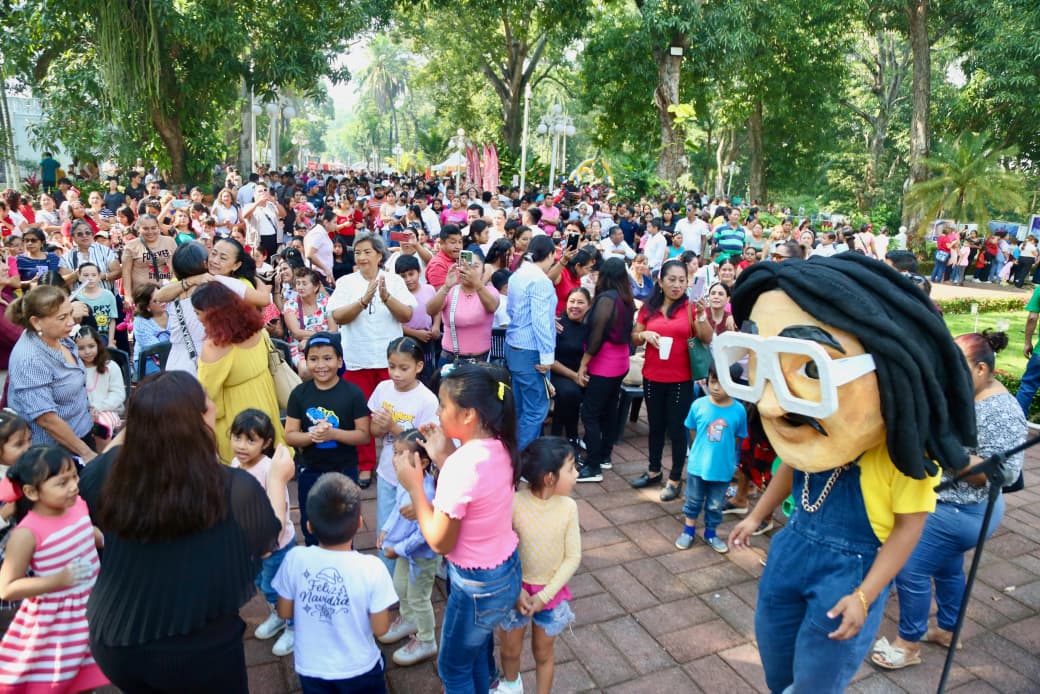 Más de 12 mil personas y 24 mil juguetes entregados en el cierre del “Día de Reyes en la Quinta”.