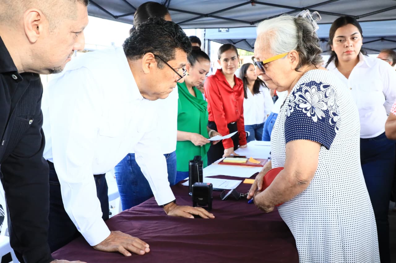 Con una nutrida audiencia pública, el Gobernador Javier May celebra Jornada de Atención en Aquiles Serdán, Macuspana.