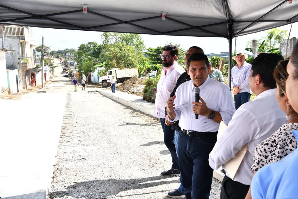 Supervisa Javier May obras de equipamiento educativo y urbano que resuelven medio siglo de rezagos en pueblos de Macuspana.