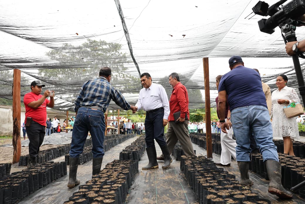Destacan sembradoras y sembradores de Cunduacán cercanía con el pueblo y liderazgo visionario del Gobernador Javier May.