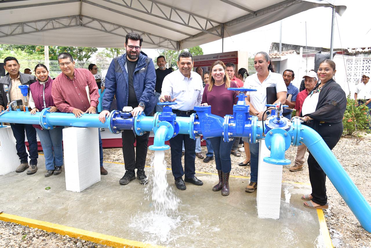 Pone en marcha Javier May Sistema de Agua Potable en el ejido Tierra y Libertad de Cunduacán, para garantizar salud y bienestar con un suministro de calidad.