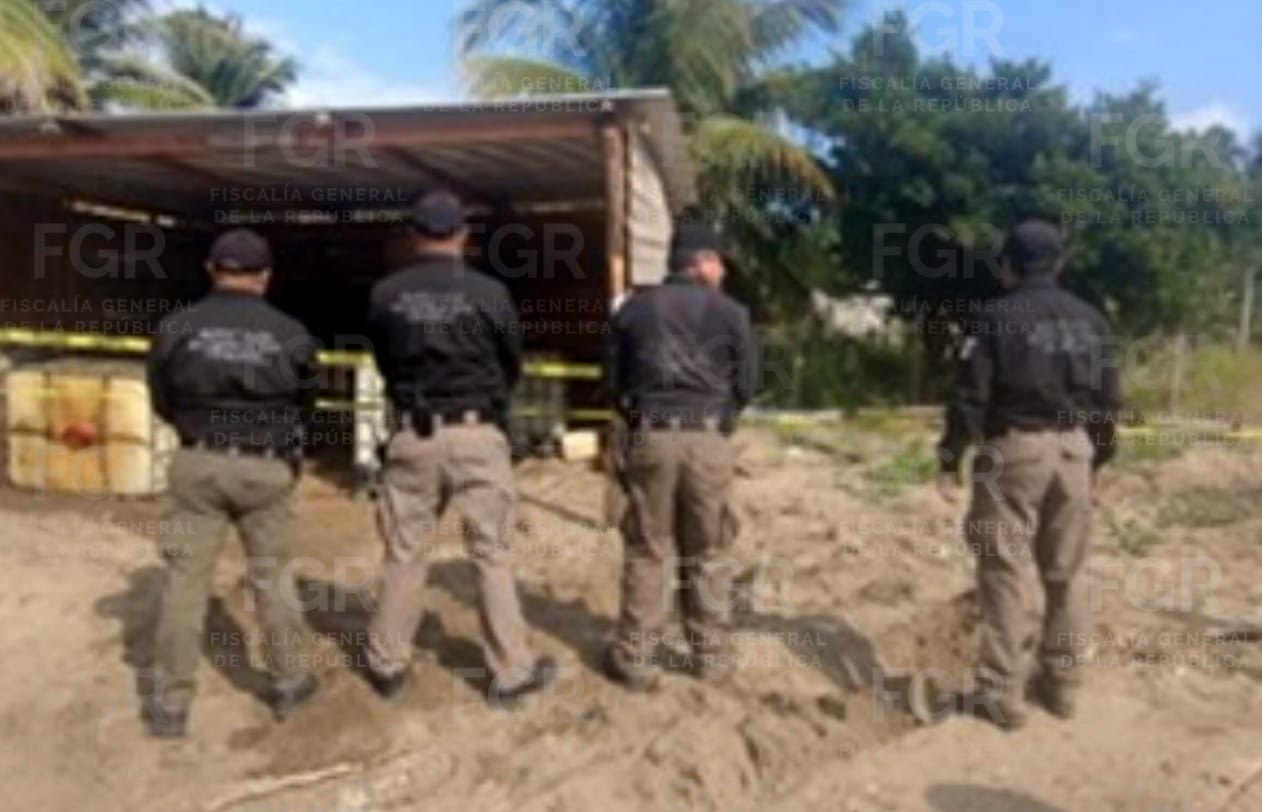EN CATEO, FGR ASEGURA INMUEBLE CON APROXIMADAMENTE SEIS MIL 800 LITROS DE HIDROCARBURO EN PARAÍSO, TABASCO.