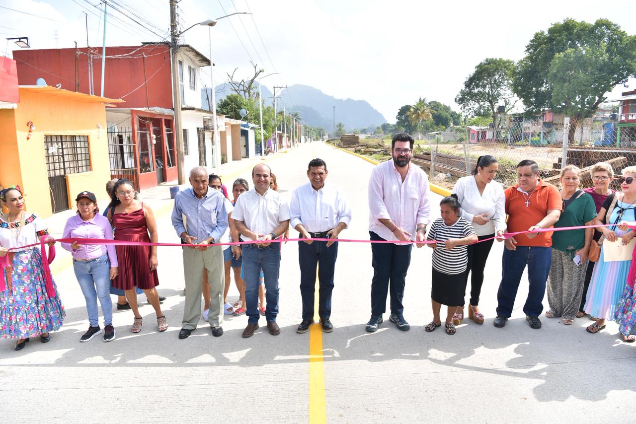 Anuncia Javier May inversión histórica de casi 9 mil millones de pesos en obra pública para Tabasco a ejecutar en el mediano plazo.