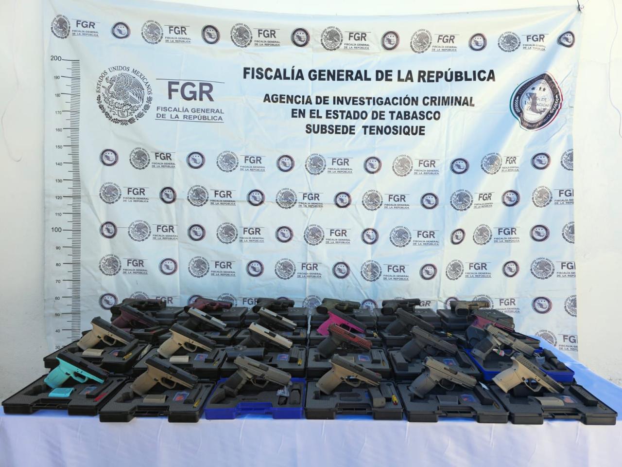 FGR OBTIENE VINCULACIÓN A PROCESO EN CONTRA DE DOS PERSONAS DETENIDAS JUNTO CON ARMAS DE FUEGO.
