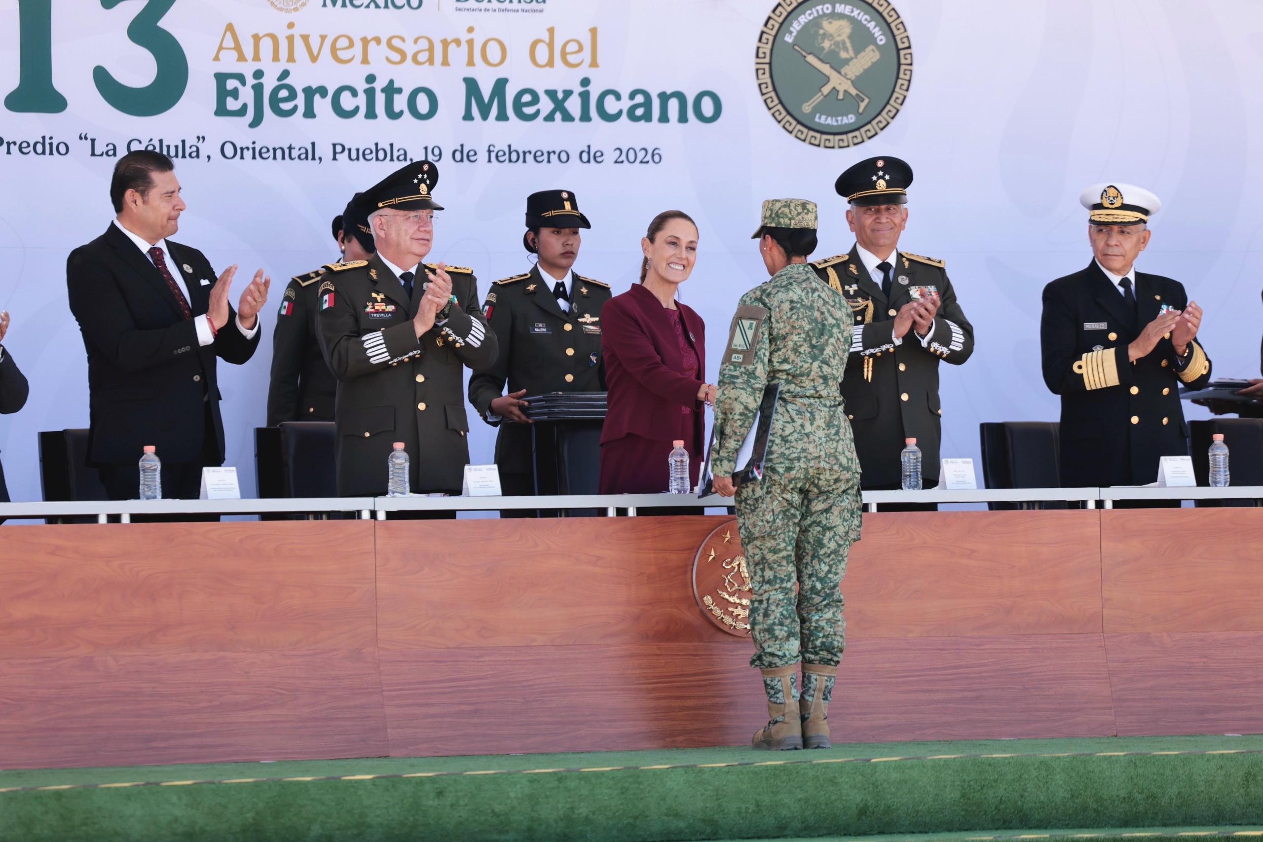 “NUESTRAS FUERZAS ARMADAS SON GARANTÍA DE QUE MÉXICO DECIDIRÁ SU DESTINO CON INDEPENDENCIA”: PRESIDENTA CLAUDIA SHEINBAUM EN 113 ANIVERSARIO DEL EJÉRCITO MEXICANO.