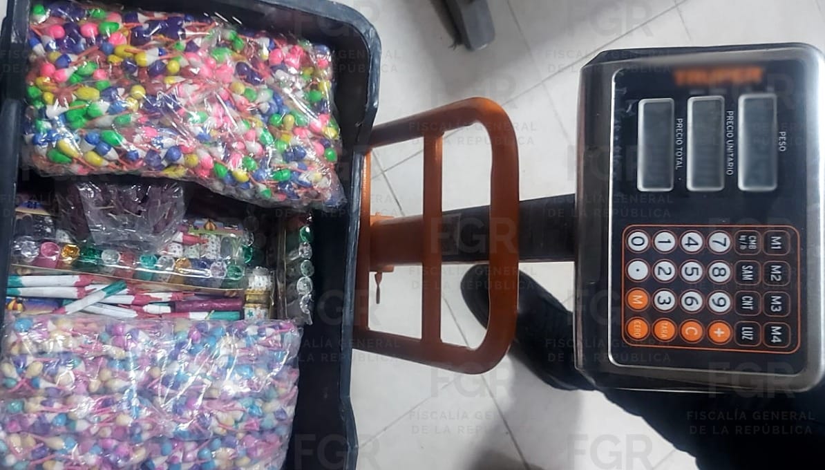 FGR OBTIENE VINCULACIÓN A PROCESO CONTRA DOS PERSONAS POR ALMACENAMIENTO DE PIROTECNIA Y POSESIÓN DE NARCÓTICOS.