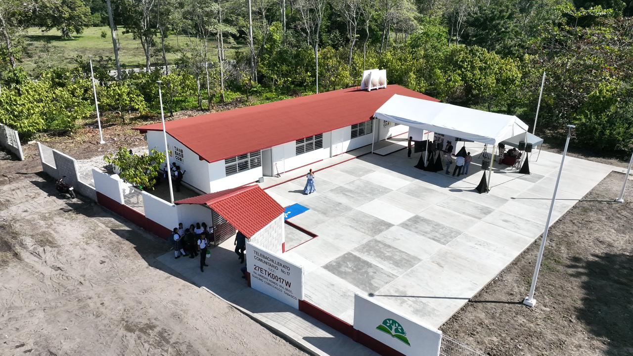 Entrega Javier May nuevas instalaciones del Telebachillerato Comunitario no. 7 en Comalcalco; se ejercen recursos sin precedentes en educación, afirmó.
