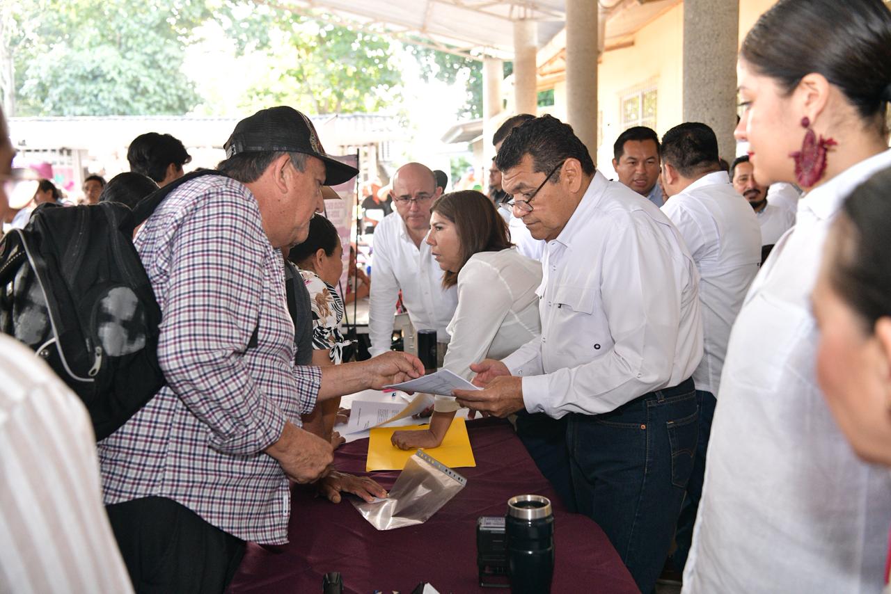 Lleva Javier May audiencias públicas al Centro Integrador de Mecatepec y atestigua celebración de 45 bodas colectivas en el Día del Amor y la Amistad.