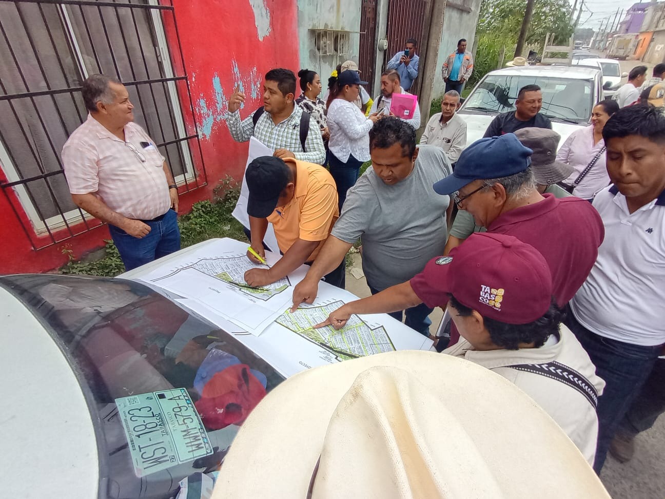 Inician trabajos topográficos para regularización de colonia Francisco Villa.
