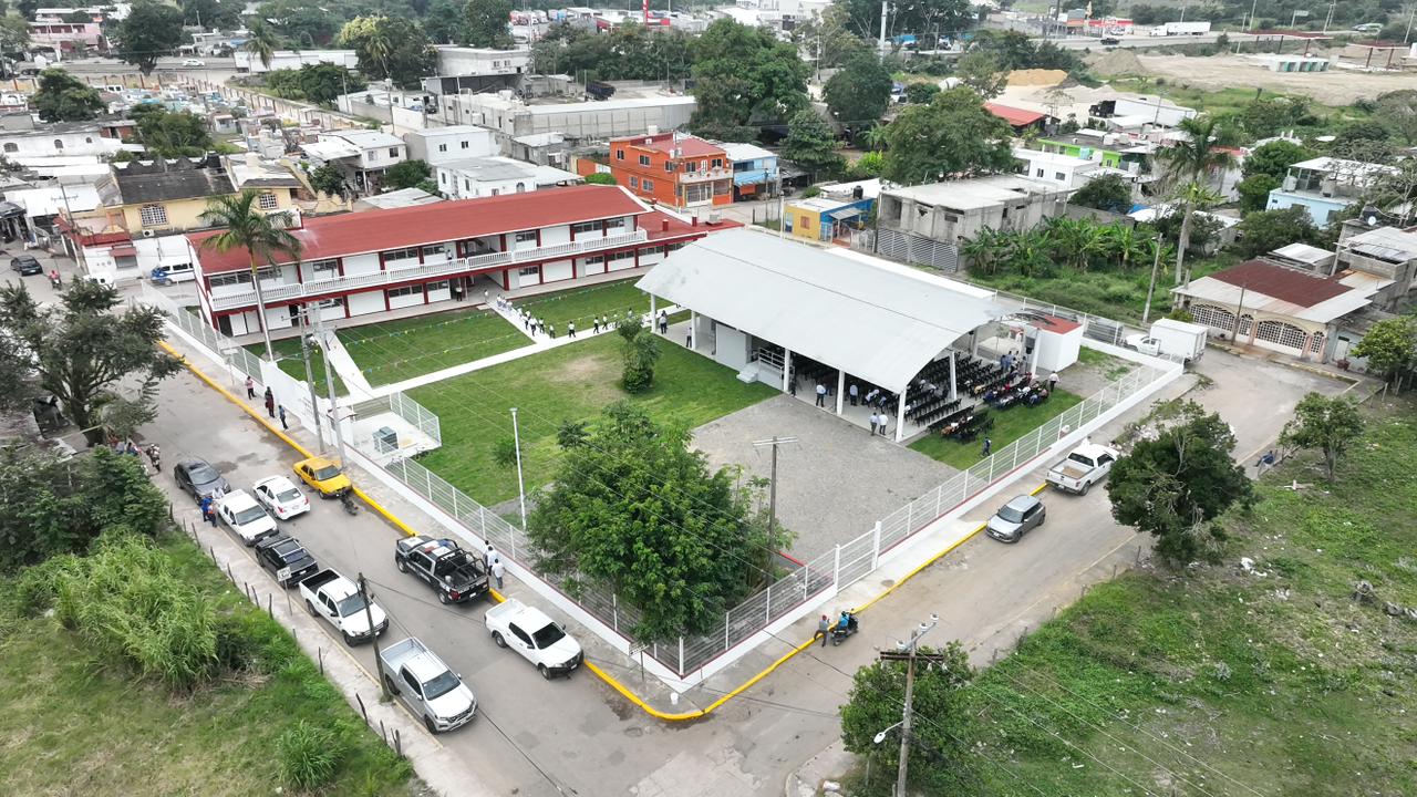 Comunidad escolar de Dos Montes estrena instalaciones educativas; Gobierno del Estado invierte 14 mdp en construcción de nueva escuela primaria.