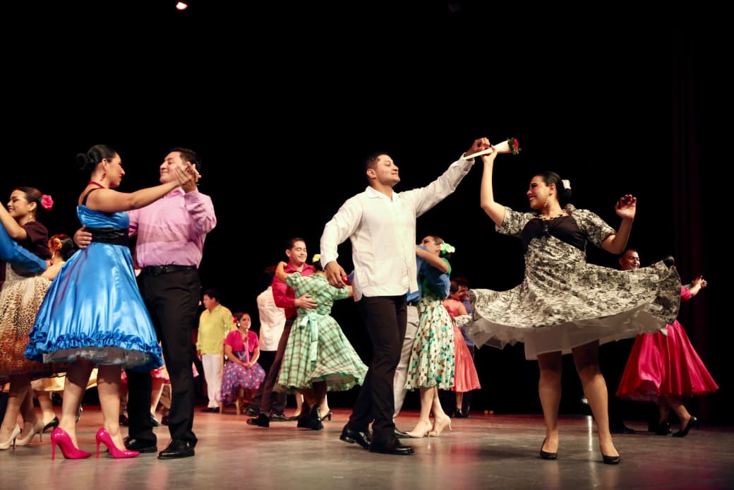 Renace el Ballet Folklórico del Gobierno del Estado con un debut que conquistó al público.