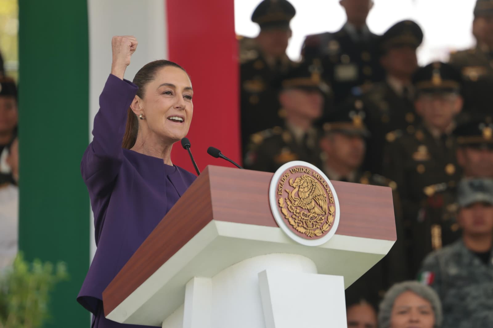 Presidenta Claudia Sheinbaum conmemora 8m en homenaje a las mujeres de las fuerzas armadas.