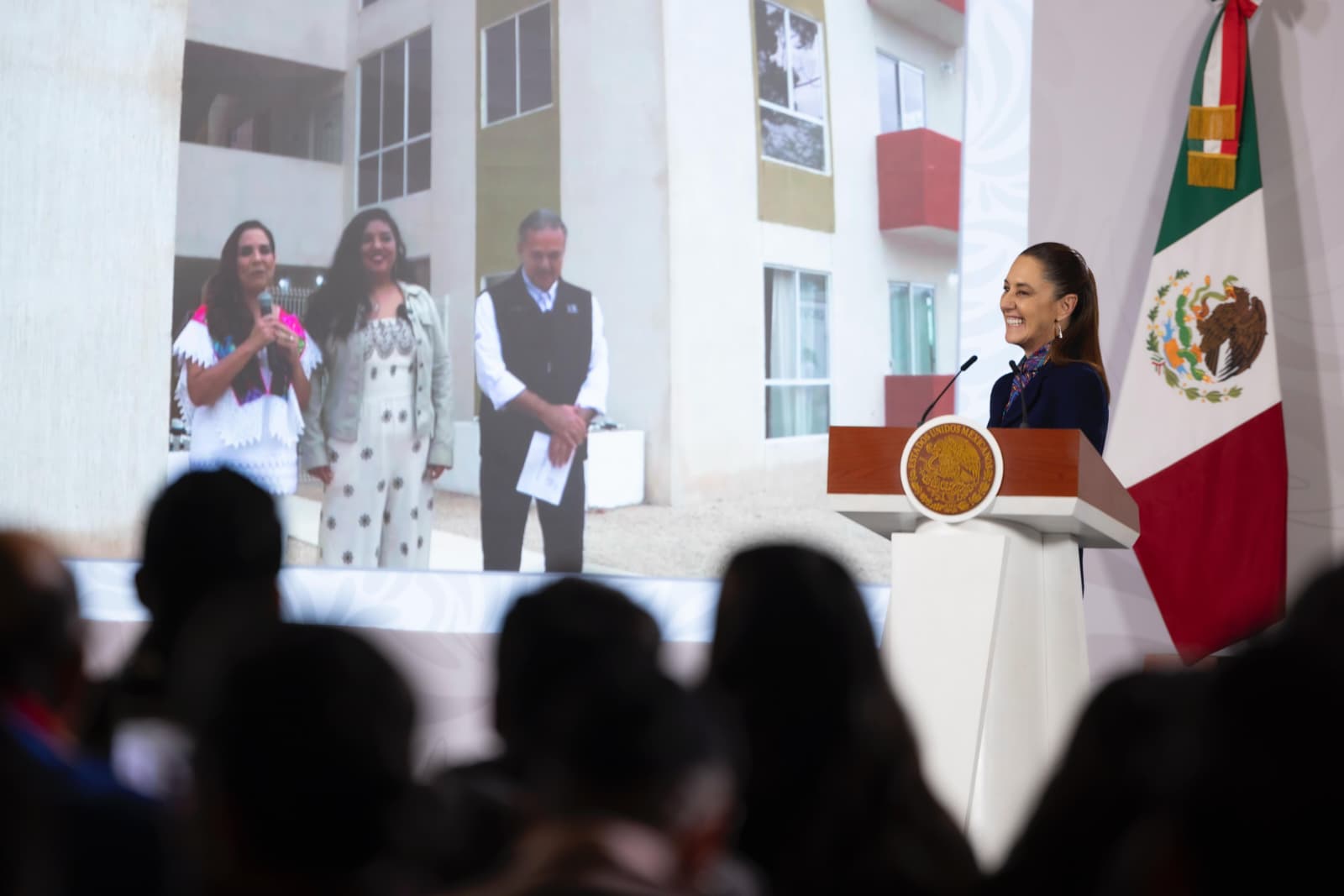 Presidenta Claudia Sheinbaum destaca récord histórico en llegada de visitantes y turistas internacionales en enero 2026.