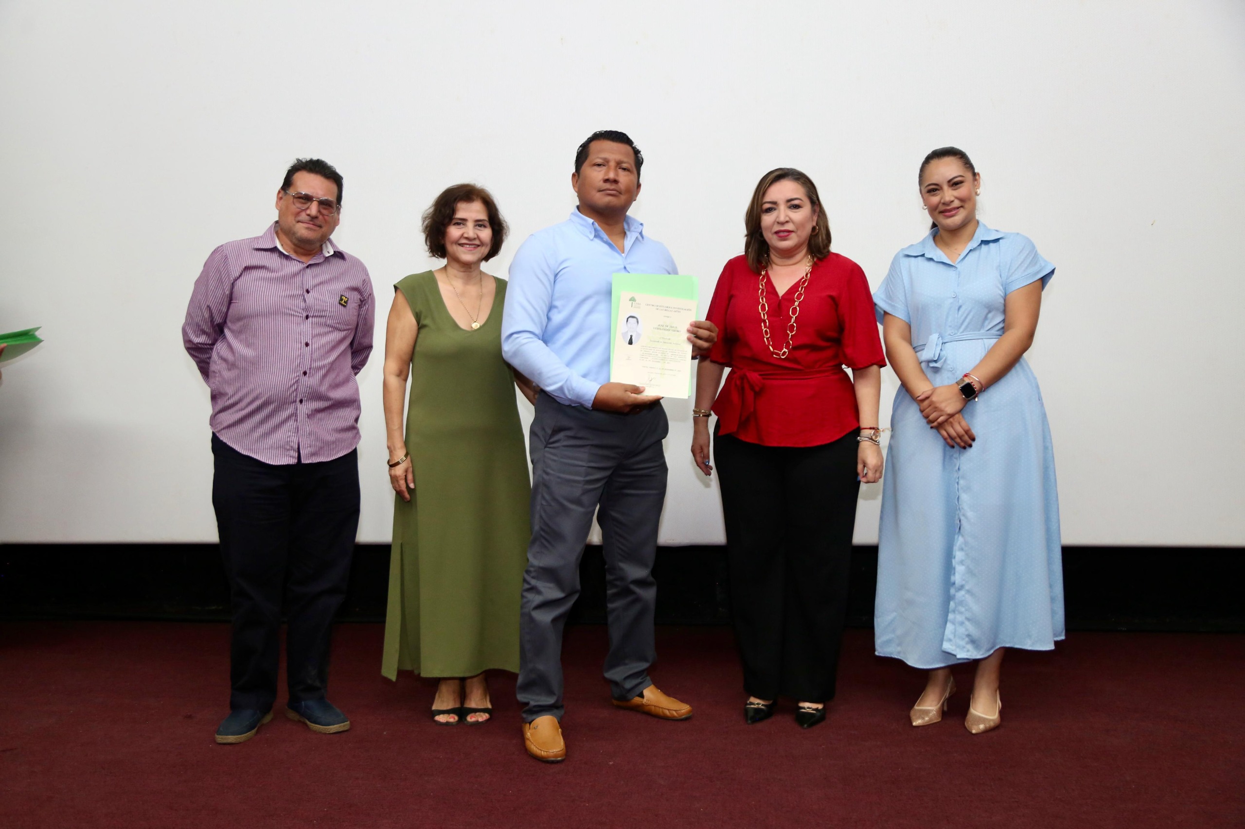 CEIBA entregó 40 nuevos títulos profesionales a egresados en Promoción Cultural y Educación Artística.