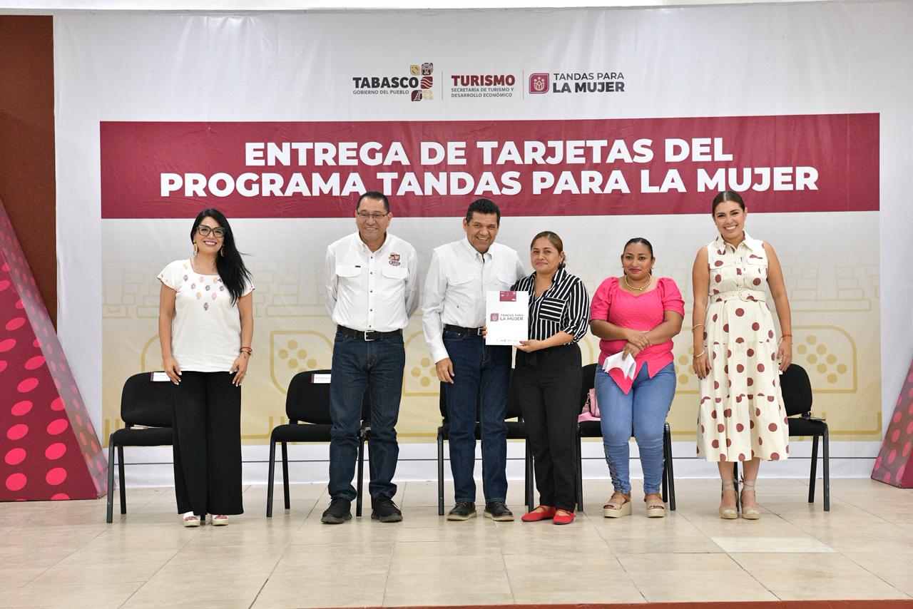 Gobierno del Estado impulsa autonomía económica de mujeres de Centla; arranca entrega de Tandas para la Mujer.