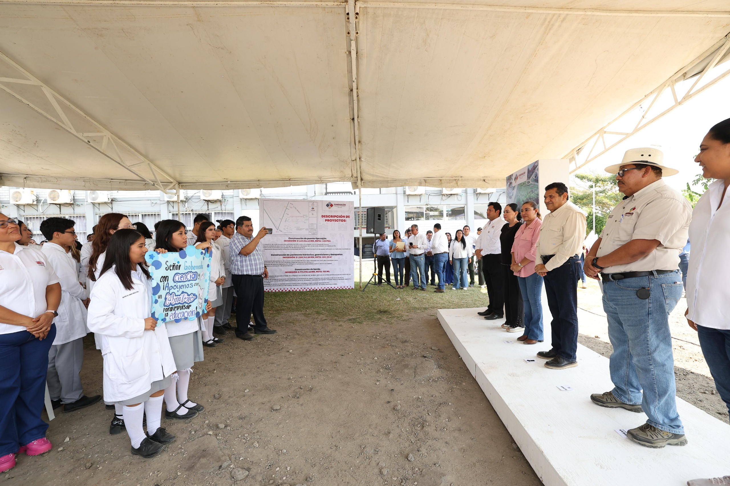 Refrenda Javier May compromiso con la educación; “se avanza en proyecto para brindar alojamiento a jóvenes de municipios que estudien en Villahermosa”.
