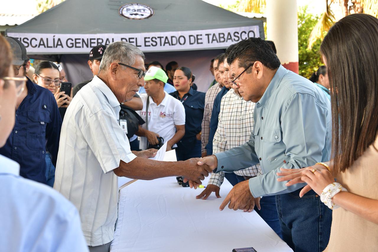 El Gobierno del Estado se construye en las comunidades, no en oficinas; reafirma Javier May, al encabezar audiencia pública en San Lorenzo, Jalpa de Méndez.