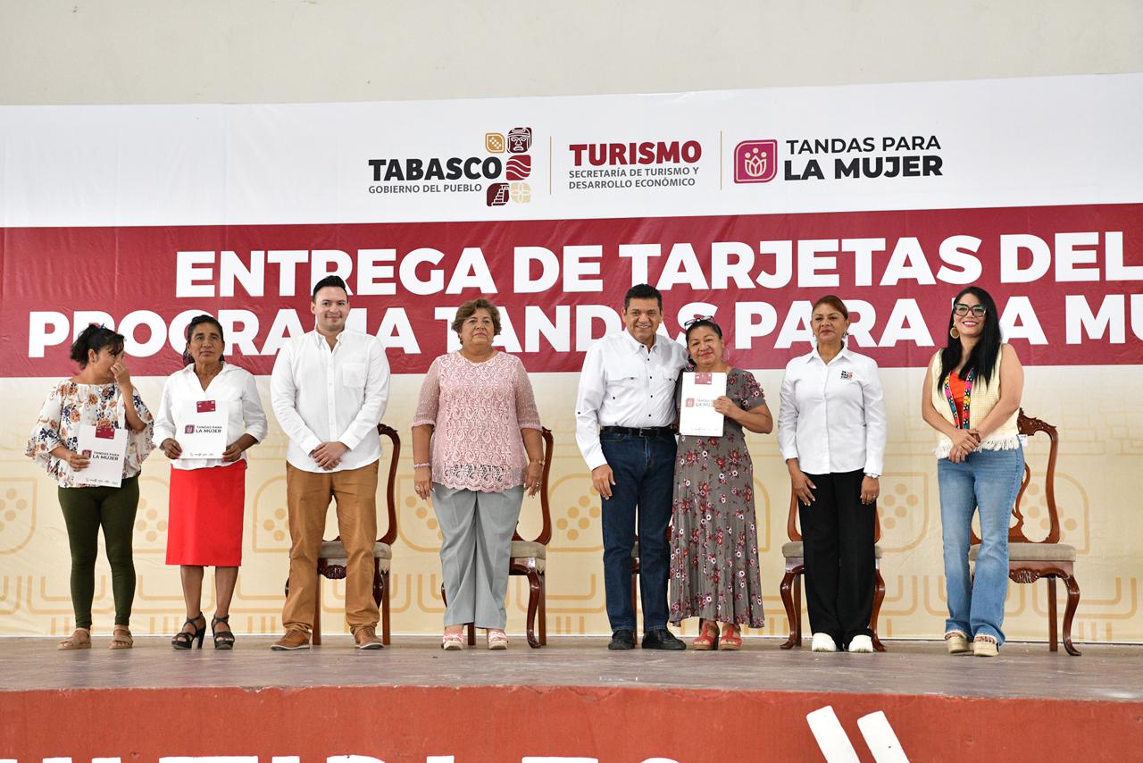 En Tabasco la apuesta es a las mujeres, afirma Gobernador Javier May, al entregar 600 certificados del programa Tandas para la Mujer en Jonuta.