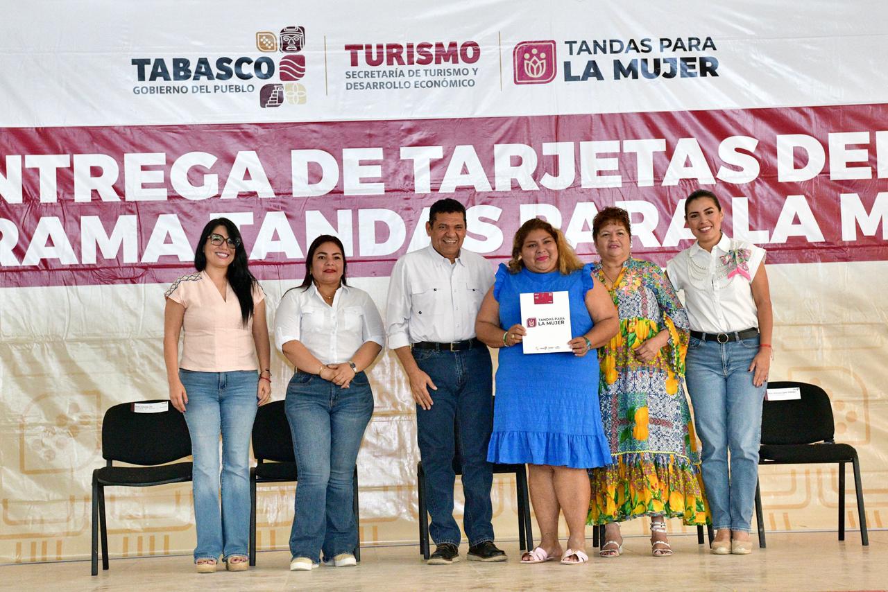 Con la entrega de 800 tandas para la mujer en Tenosique, Gobierno del Estado impulsa el emprendimiento femenino y la tradición.