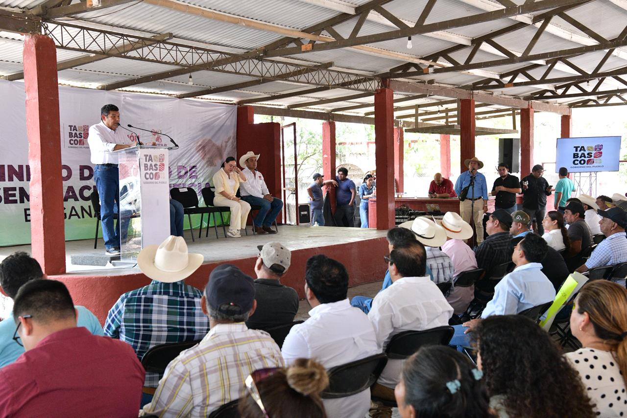 Para recuperar hato ganadero y reducir déficit de técnicos, inaugura Javier May inaugura curso de Inseminación Artificial en Tenosique.