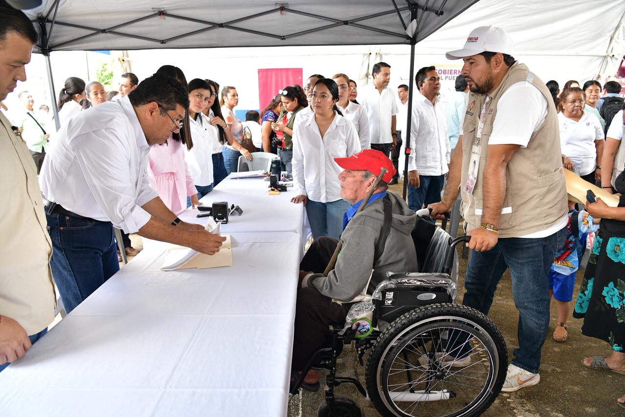 «Las y los tabasqueños son el centro de nuestras decisiones, el centro de nuestro trabajo”, afirma Javier May al encabezar Jornadas de Atención en Territorio en Jalapa.