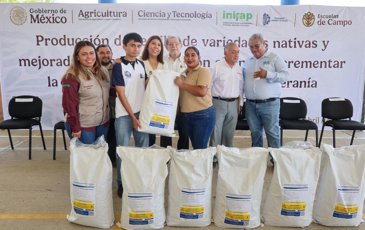 Entrega Huimanguillo apoyos para estudiantes productores del Tecnológico