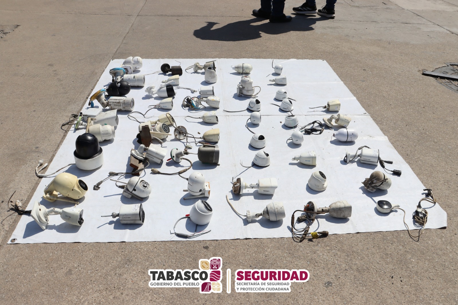 SSPC y FIRT Olmeca implementan Operativo “Halcón Ciego” y retiran cámaras utilizadas para vigilancia delictiva en Villahermosa.