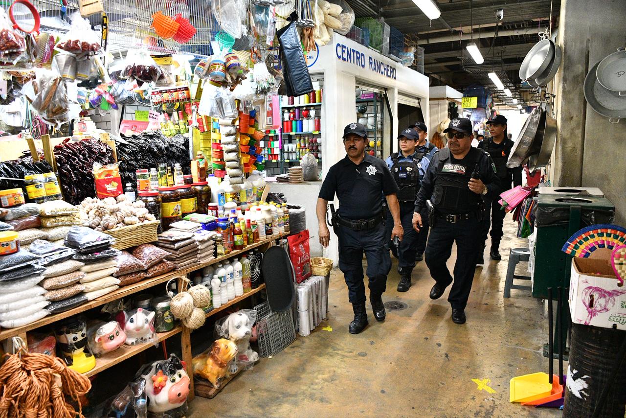 Fuerzas de seguridad patrullan la capital tabasqueña para garantizar la tranquilidad de las familias.