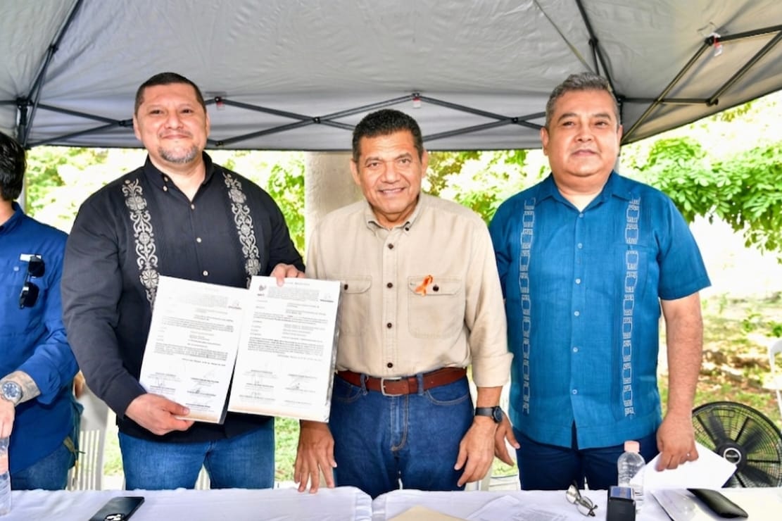 Entrega Gobierno del Estado títulos de propiedad al Ayuntamiento de Macuspana.