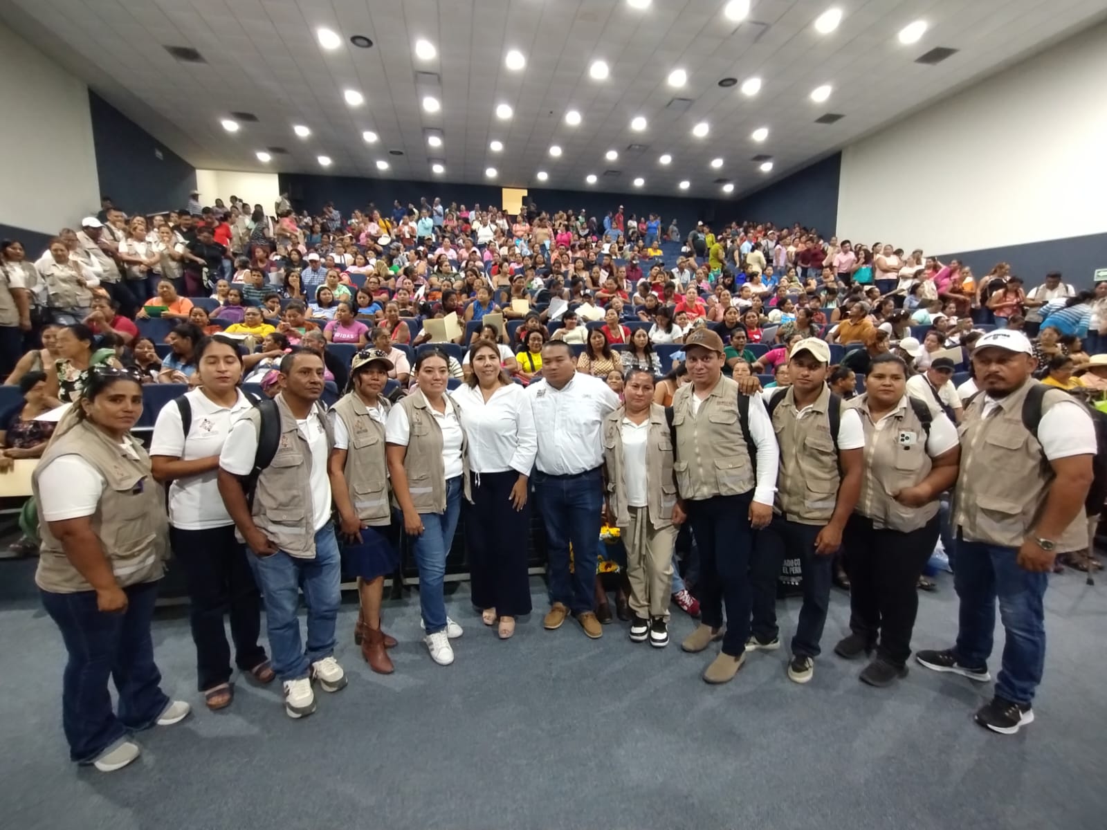 Reciben familias de Huimanguillo «Viviendas del Bienestar»