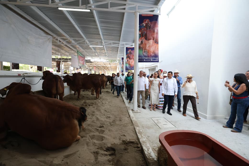 Reconocen ganaderos calidad y excelencia de nueva pista de competencia; “Gobierno del Estado cumple compromisos y exalta al sector primario”; coinciden.