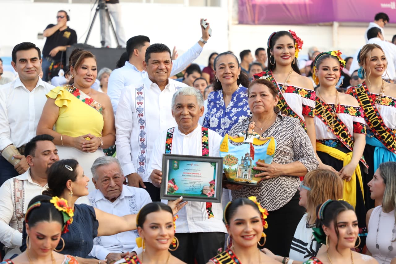 Cunduacán y Emiliano Zapata ponen color y sabor a la Feria Tabasco con participaciones en La Cultural.