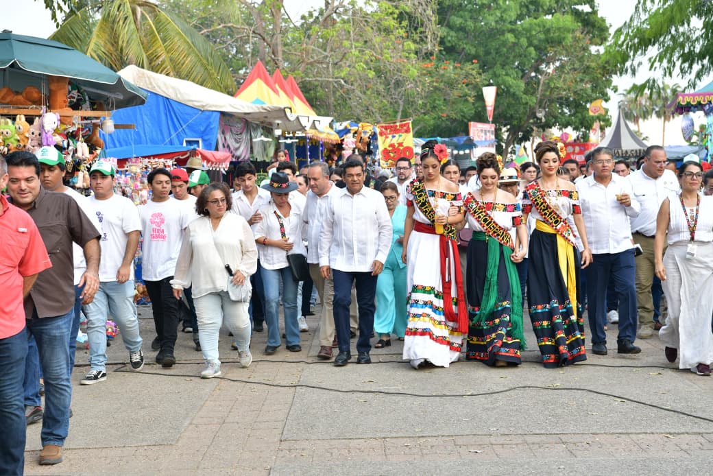 Presencia de miles de familias tabasqueñas en la Feria Tabasco, evidencia respaldo a expositores y al Gobierno del Estado.