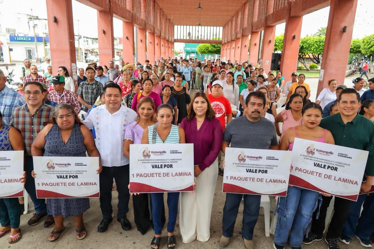 Entrega Marí Luz paquetes para el mejoramiento de viviendas