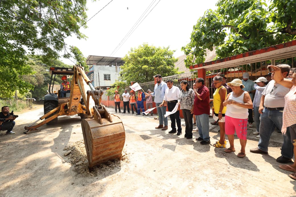 Anuncia Javier May programa de regularización de predios en la colonia José María Pino Suárez; “que estén seguros que nadie los va a despojar de su patrimonio”.