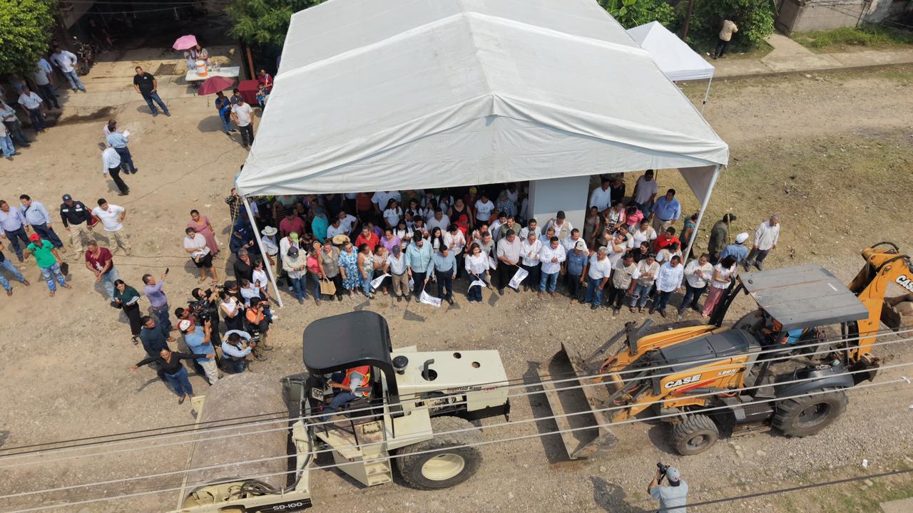 Avanza modernización de Estación Chontalpa en Huimanguillo; Javier May pone en marcha obras integrales de pavimentación, agua potable, drenaje y alumbrado público.