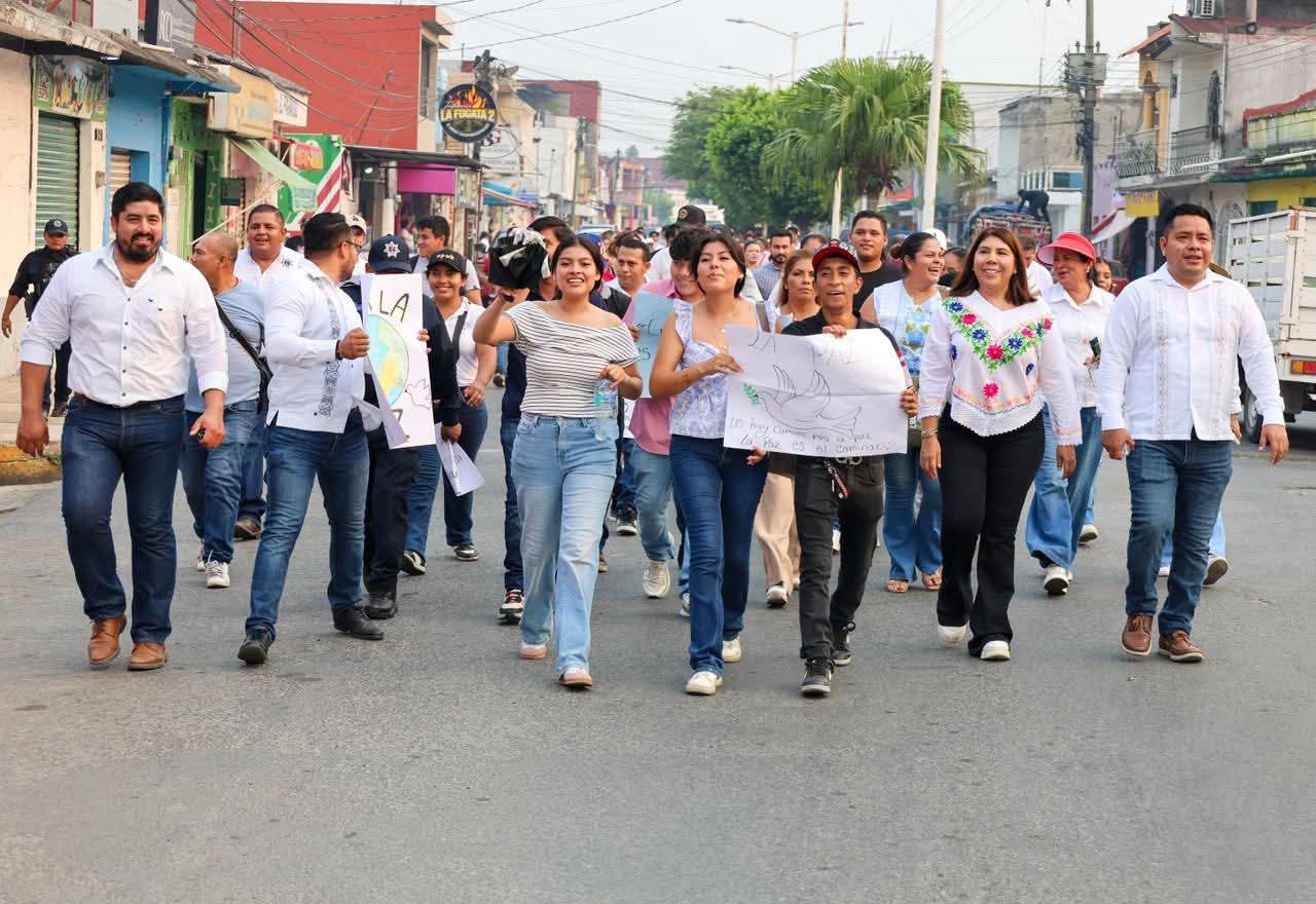 Refrenda Huimanguillo respaldo para estudiantes