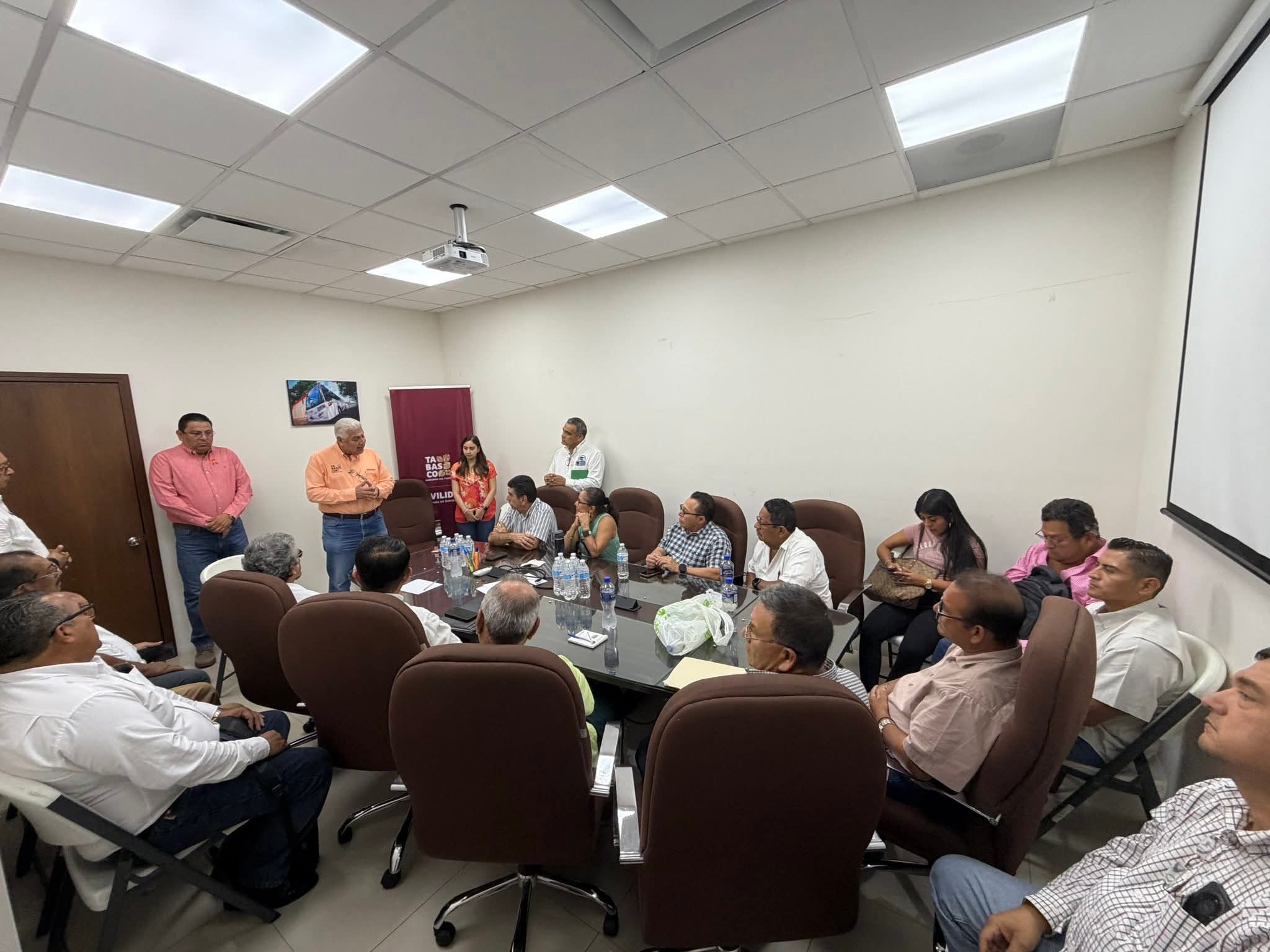 SEMOVI se reúne con representantes del gremio transportista de distintas modalidades, como parte del diálogo permanente para atender de manera directa planteamientos, inquietudes y necesidades relacionadas con el servicio.