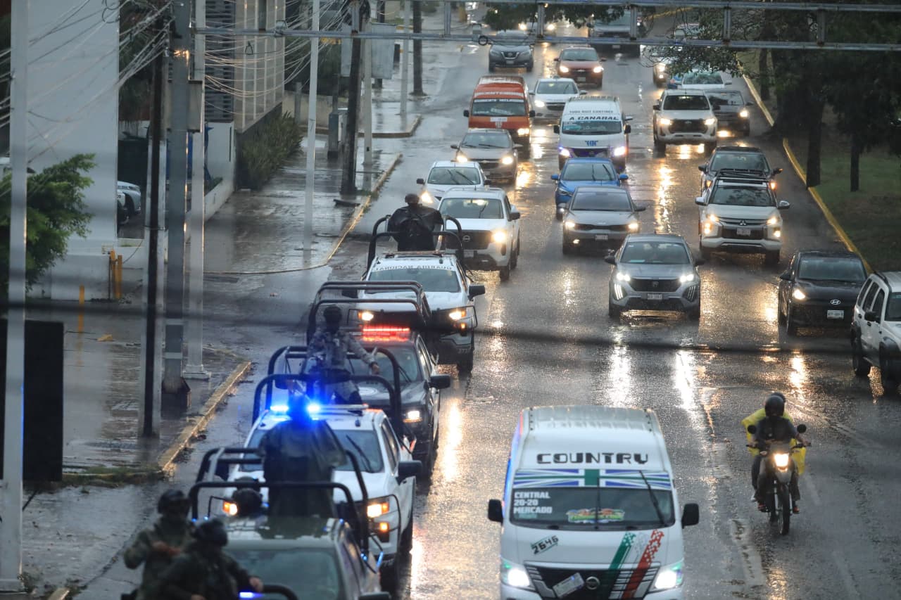 Aseguran más de 19 mil litros de hidrocarburo y detienen a 12 personas en acciones coordinadas de seguridad en Tabasco.