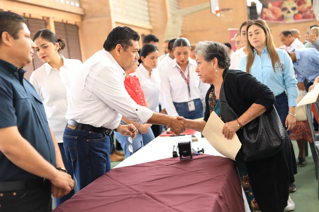 Lleva Gobierno del Estado atención directa y servicios gratuitos a las familias de Jalpa de Méndez.