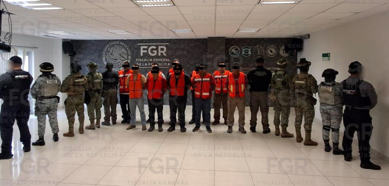 FGR obtiene vinculación a proceso y prisión preventiva oficiosa contra 10 personas por almacenamiento ilícito de hidrocarburo.