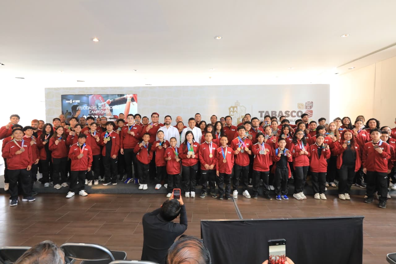 Reconocen atletas y entrenadores que beca deportiva del Gobierno del Estado ha permitido que Tabasco gane medallas en competencias nacionales.
