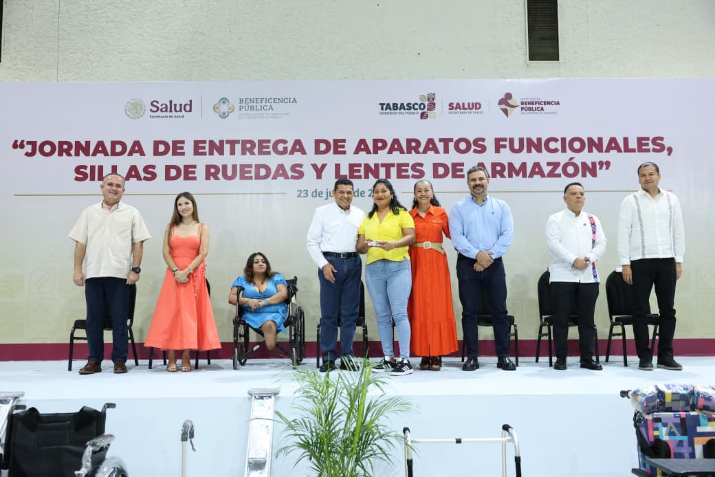 Gobierno del Estado mejora condiciones de vida de grupos vulnerables con entrega de 981 aparatos funcionales y 1,406 lentes a personas con discapacidad.