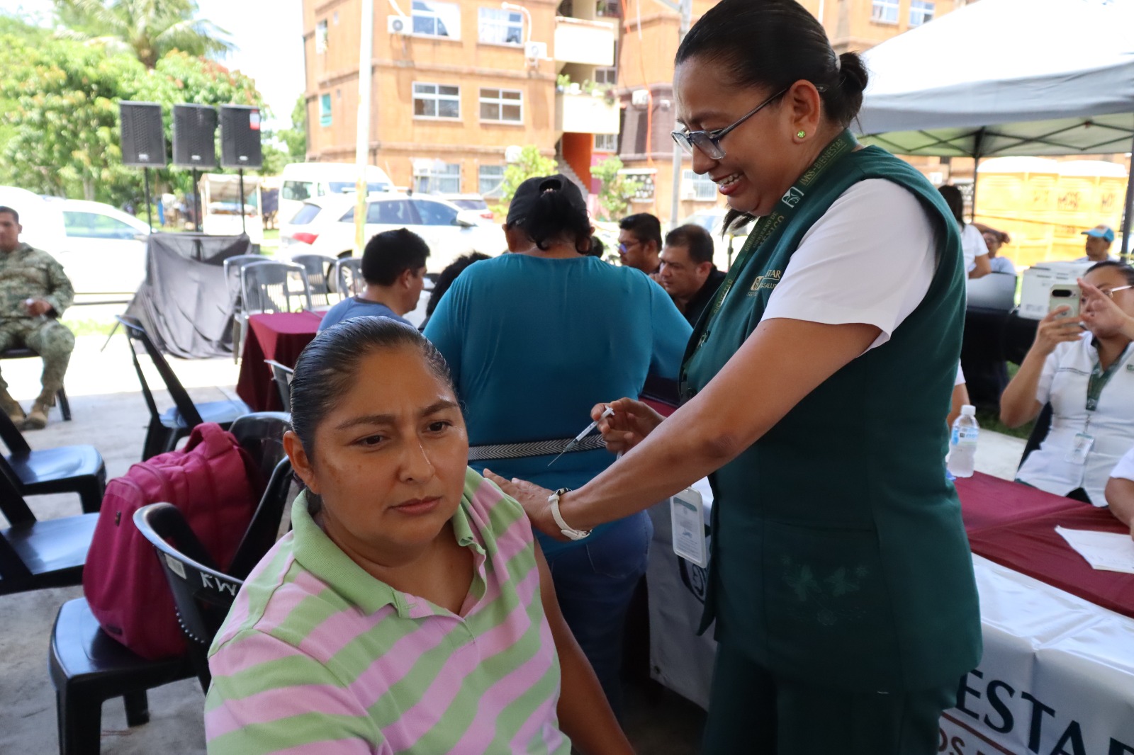 Con atención casa por casa, Jornadas de Paz acercan servicios de salud y programas sociales en Fraccionamiento Tercer Milenio.
