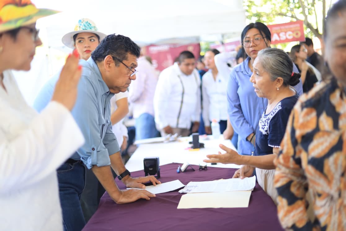 Habitantes de Apatzingán recibieron servicios para su bienestar; Gobierno del Estado llevó las Jornadas de Atención en Territorio a Balancán.
